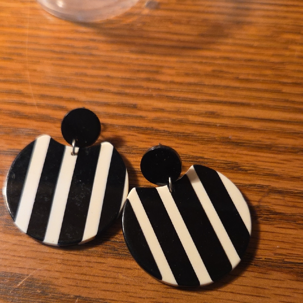 Black & White Stripped Earings